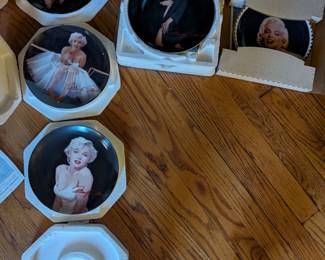 Marilyn Monroe plates