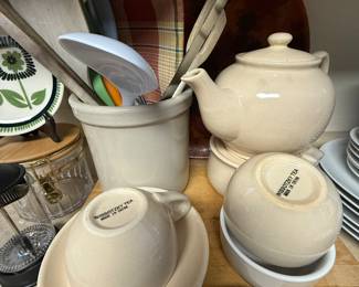 Wizzotzky Tea Set - Teapot, Cups & Saucers 