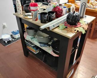 Kitchen island 