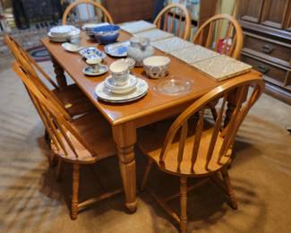 Dining Table w/6 Chairs