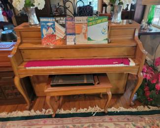 Yamaha Upright Piano & Bench Seat