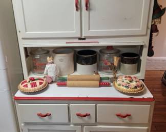 Vintage Hoosier Cabinet w/ Flour Sifter
