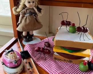 Ginny Girl Scout doll, Eloise FAO box, Bryan McNutt folk art picnic