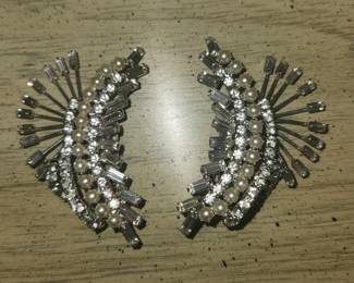 Vintage clip earrings