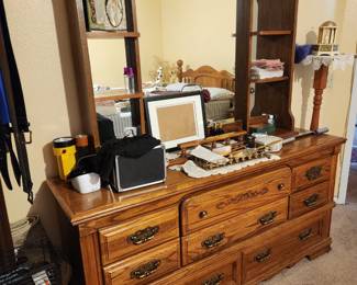 Broyhill dresser with mirror