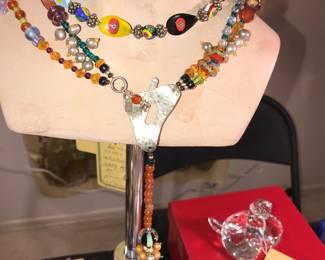 Items Located In 1st Bedroom (MASTER)