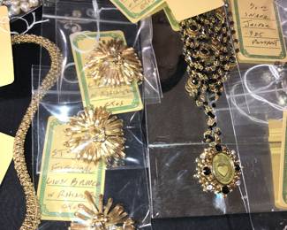 Items Located In 1st Bedroom (MASTER)