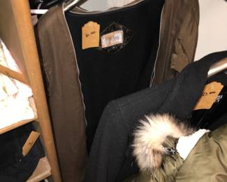 Items Located In 1st Bedroom (MASTER) Walk In Closet