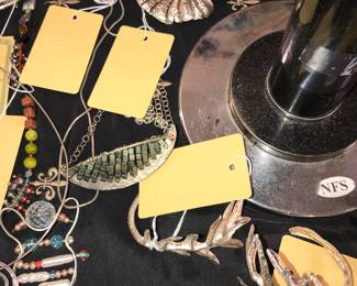 Items Located In 1st Bedroom (MASTER)