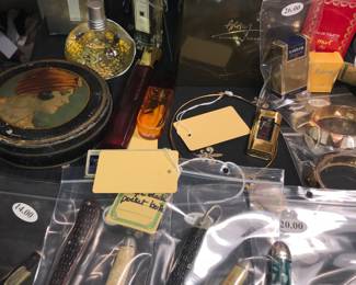 Items Located In 1st Bedroom (MASTER)