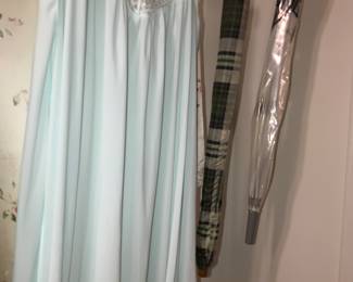 Items Located In 1st Bedroom (MASTER) Walk In Closet