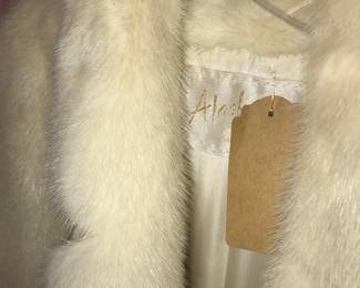 Items Located In 1st Bedroom (MASTER)