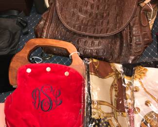 Items Located In 1st Bedroom (MASTER)