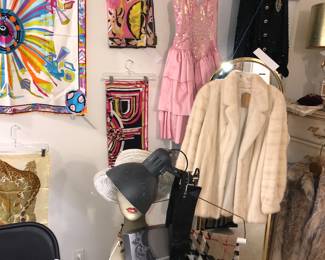 Items Located In 1st Bedroom (MASTER)