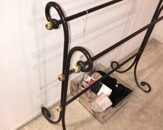 Items Located In 1st Bedroom (MASTER)