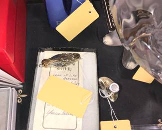 Items Located In 1st Bedroom (MASTER)