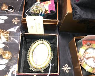 Items Located In 1st Bedroom (MASTER)