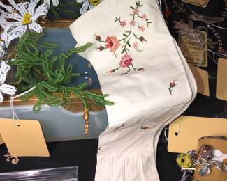 Items Located In 1st Bedroom (MASTER)