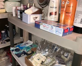 Items Located In 1st Bedroom (MASTER) Bathroom