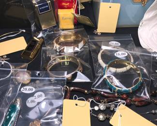 Items Located In 1st Bedroom (MASTER)