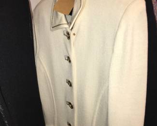 Items Located In 1st Bedroom (MASTER)