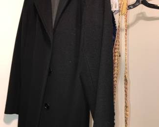 Items Located In 1st Bedroom (MASTER) Walk In Closet