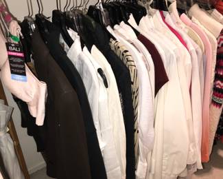 Items Located In 1st Bedroom (MASTER) Walk In Closet