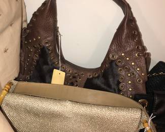 Items Located In 1st Bedroom (MASTER)