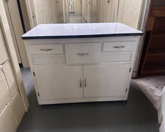 another photo of the enamel cabinet