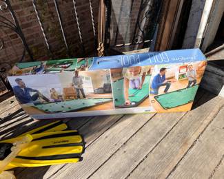 HearthSong Golf Pool Indoor Family Game. New. Never used.