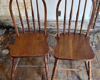 Vintage Wooden Chairs – Farmhouse