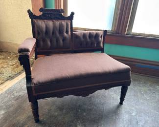 Victorian Eastlake Style Carved Walnut Bustle Bench – Late 19th Century