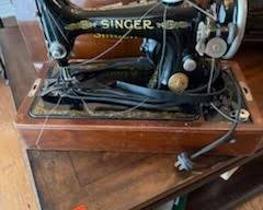 Antique Singer Sewing with Wooden Case