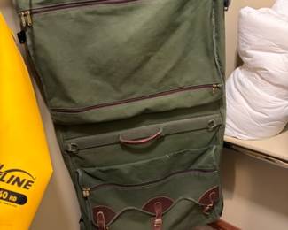 VINTAGE BOYT GARMET BAG