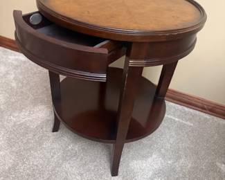 BAKER FURN MAHOGANY ITALIAN PROVINCIAL TEA TABLE