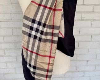 $180 - Burberry silk scarf - 34x34