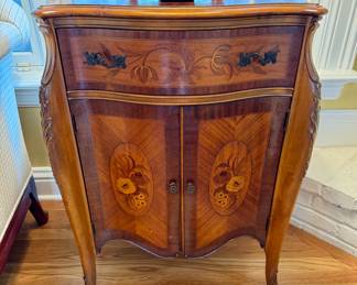 $800 (each) - French Louis XV style side table (2 available)- 25x32x14