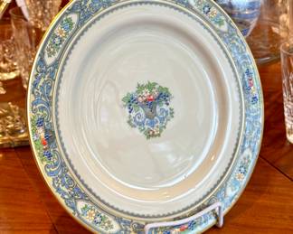 ($300 Lenox Autumn China set- 43 pieces)
