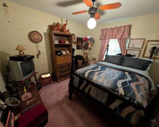 Main house bedroom 1