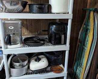 Small kitchen appliances! From rice-cooker to vintage crockpot 