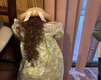 "Time-out / Hide N Seek" doll - girl in floral 