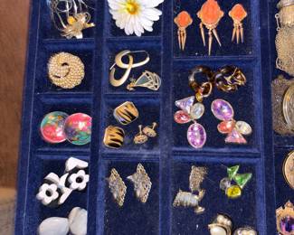 tons of costume jewelry 