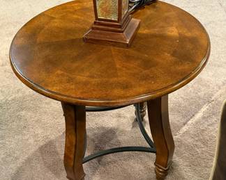 ASHLEY FURNITURE Accent Side Table