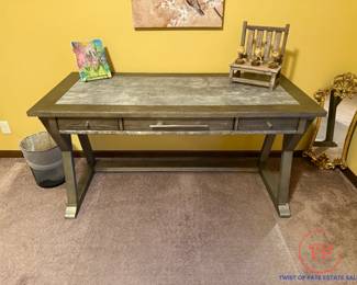 ASHLEY FURNITURE Luxenford Home Office Desk