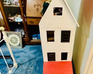 DOLL HOUSE