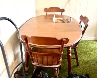 KITCHEN TABLE WITH 4 CHAIRS (ONLY 3 PICTURED)