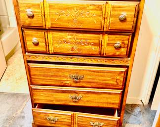 CHEST OF DRAWERS