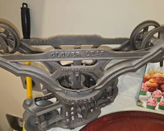 Clover Leaf hay trolley