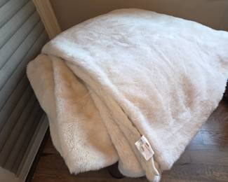 Large Balsam Hill tree skirt