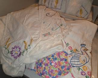 Lots of Vintage linens 